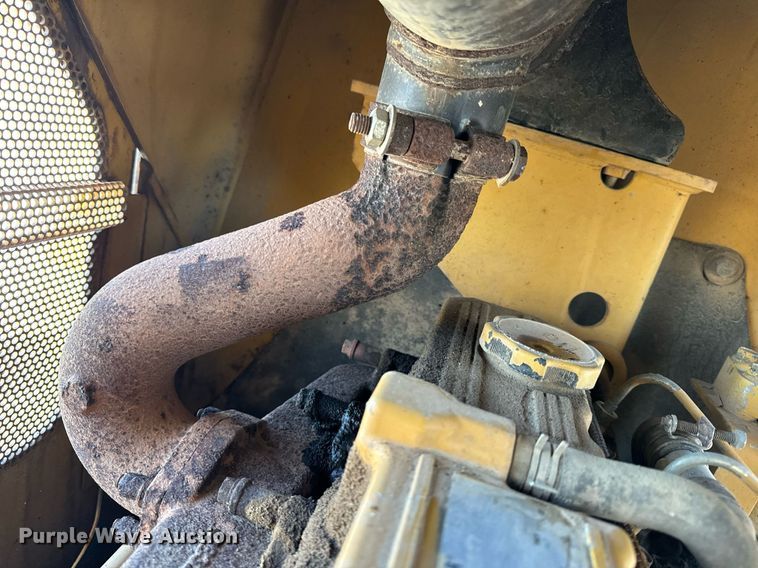 image for item DL4352 2002 Caterpillar D4G XL dozer