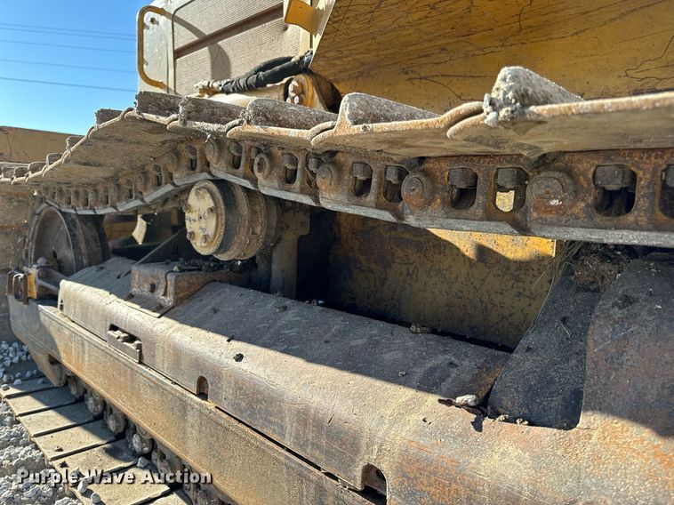 image for item DL4352 2002 Caterpillar D4G XL dozer