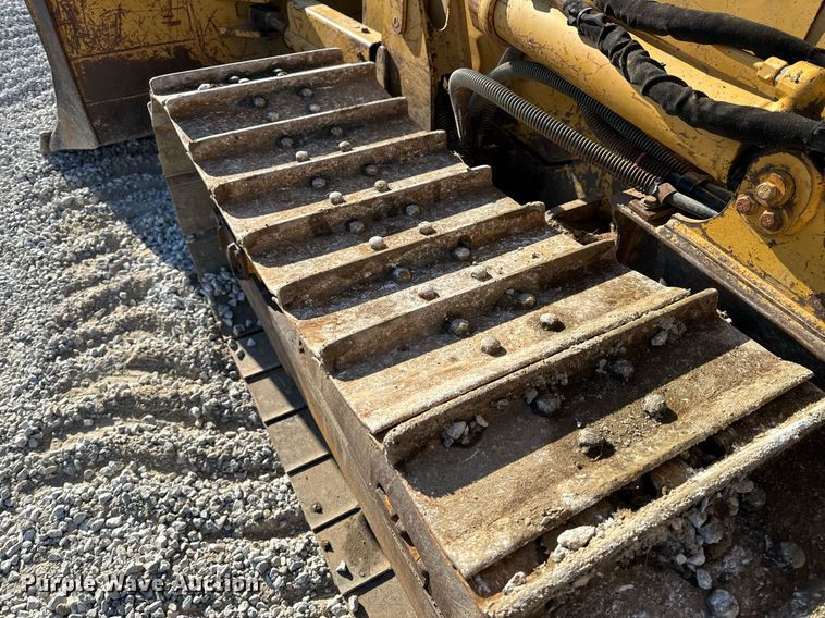 image for item DL4352 2002 Caterpillar D4G XL dozer