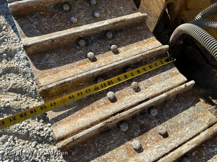 image for item DL4352 2002 Caterpillar D4G XL dozer