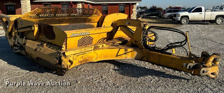 image for item DL4353 2004 John Deere 1812C scraper