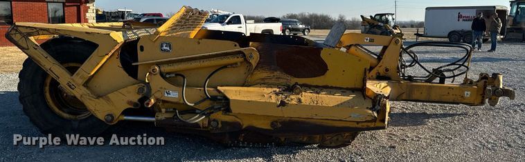 image for item DL4353 2004 John Deere 1812C scraper