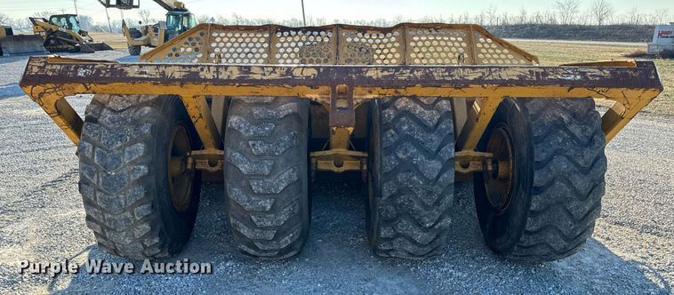 image for item DL4353 2004 John Deere 1812C scraper