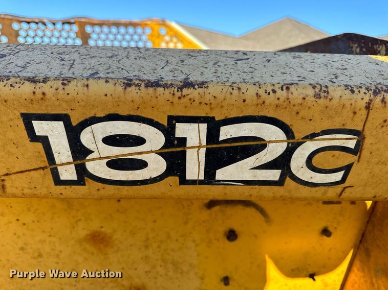 image for item DL4353 2004 John Deere 1812C scraper