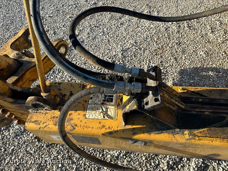 image for item DL4353 2004 John Deere 1812C scraper