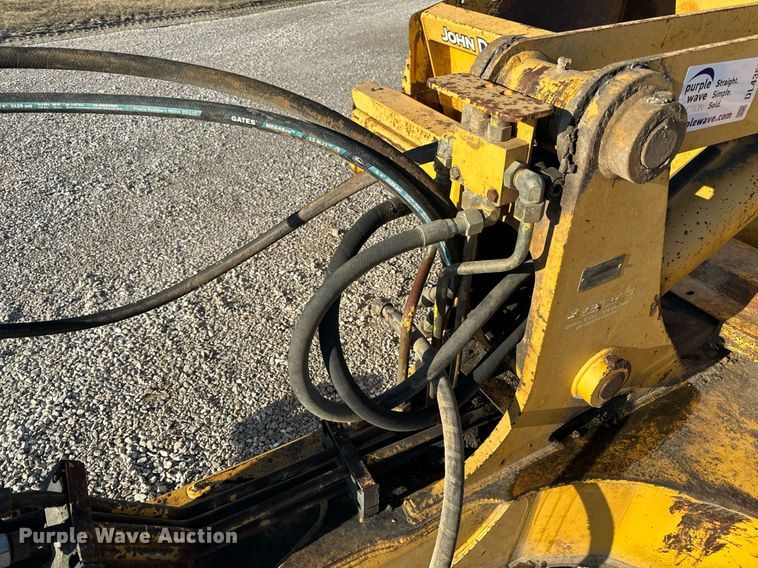 image for item DL4353 2004 John Deere 1812C scraper