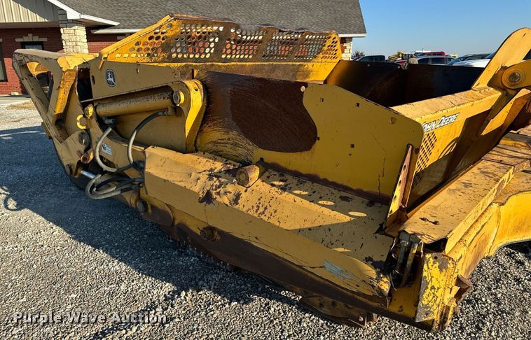 image for item DL4353 2004 John Deere 1812C scraper