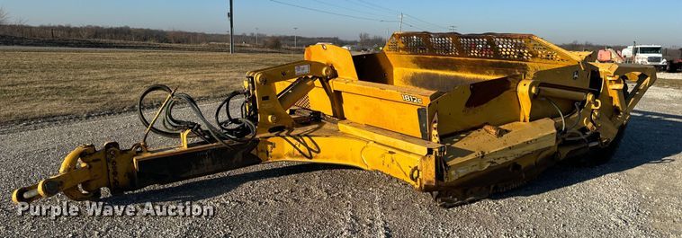 image for item DL4354 2004 John Deere 1812C scraper