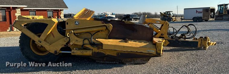 image for item DL4354 2004 John Deere 1812C scraper