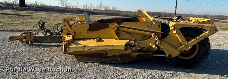 image for item DL4354 2004 John Deere 1812C scraper