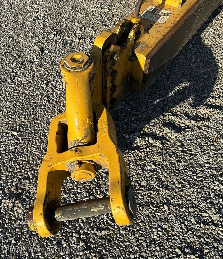 image for item DL4354 2004 John Deere 1812C scraper