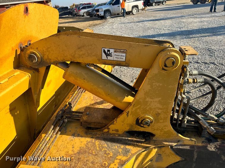 image for item DL4354 2004 John Deere 1812C scraper