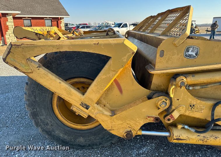 image for item DL4354 2004 John Deere 1812C scraper