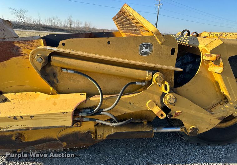 image for item DL4354 2004 John Deere 1812C scraper