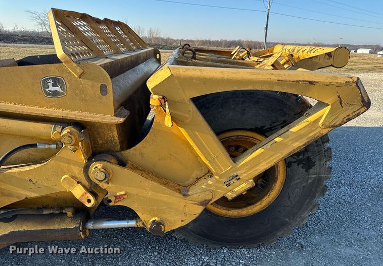 image for item DL4354 2004 John Deere 1812C scraper