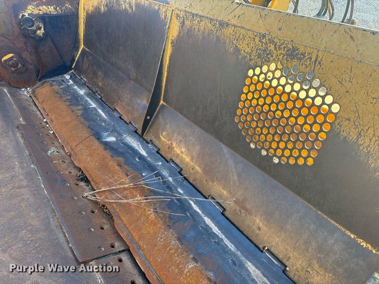 image for item DL4354 2004 John Deere 1812C scraper