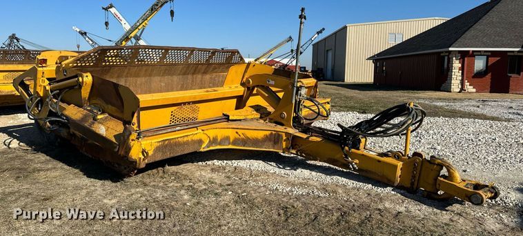 image for item DL4355 2006 John Deere 1814C scraper