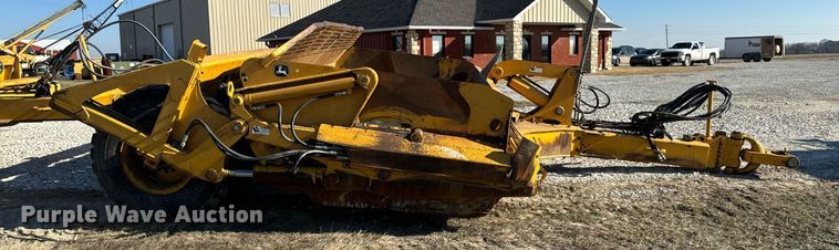image for item DL4355 2006 John Deere 1814C scraper