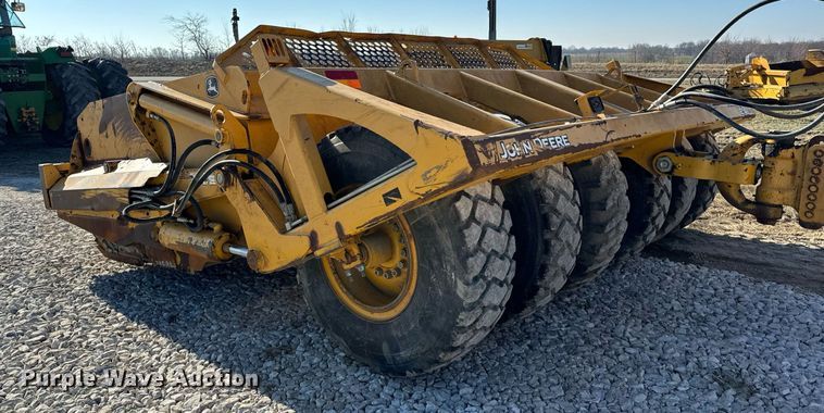image for item DL4355 2006 John Deere 1814C scraper