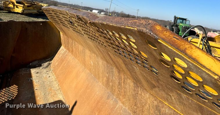 image for item DL4355 2006 John Deere 1814C scraper