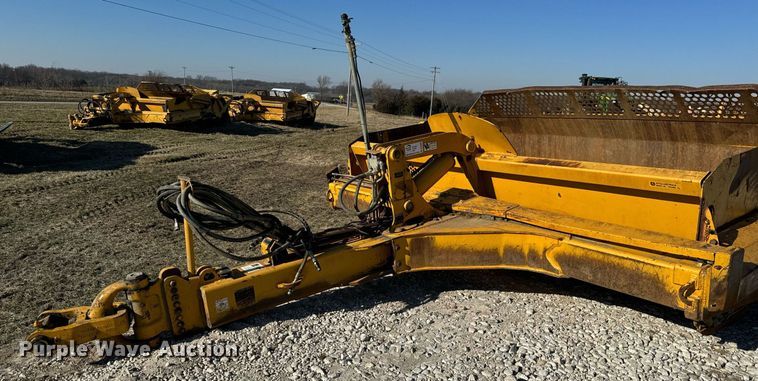 image for item DL4355 2006 John Deere 1814C scraper