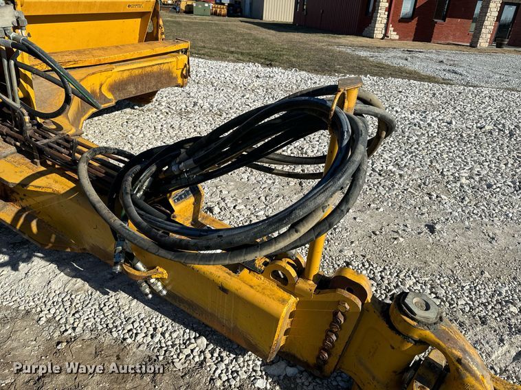 image for item DL4355 2006 John Deere 1814C scraper