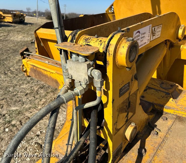 image for item DL4355 2006 John Deere 1814C scraper