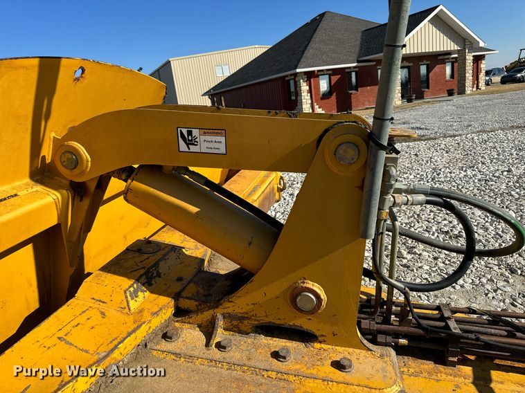 image for item DL4355 2006 John Deere 1814C scraper