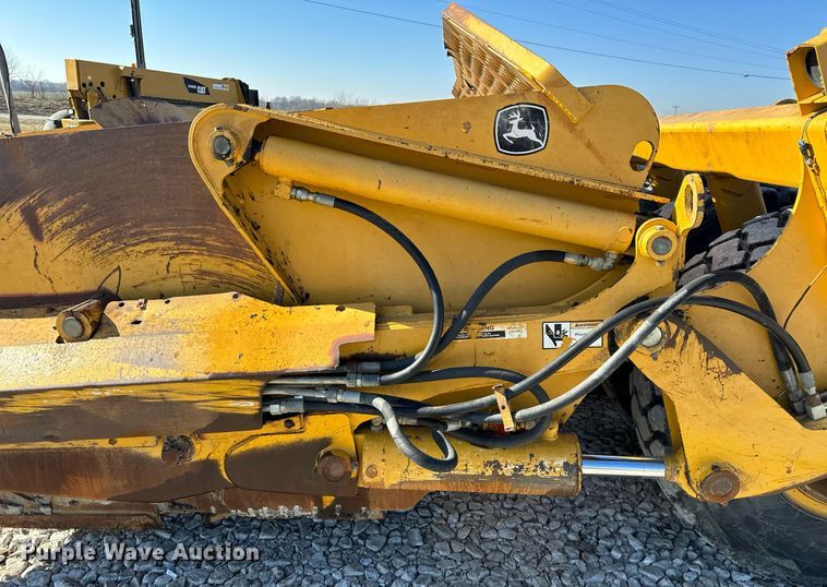 image for item DL4355 2006 John Deere 1814C scraper