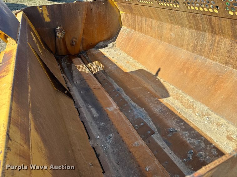 image for item DL4355 2006 John Deere 1814C scraper