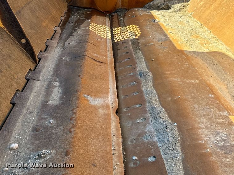 image for item DL4355 2006 John Deere 1814C scraper