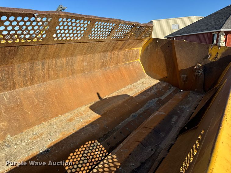 image for item DL4355 2006 John Deere 1814C scraper