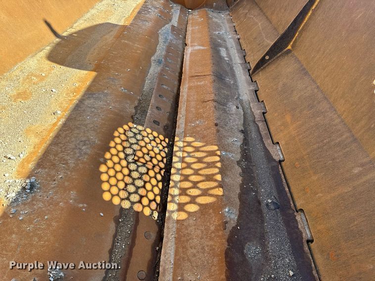 image for item DL4355 2006 John Deere 1814C scraper