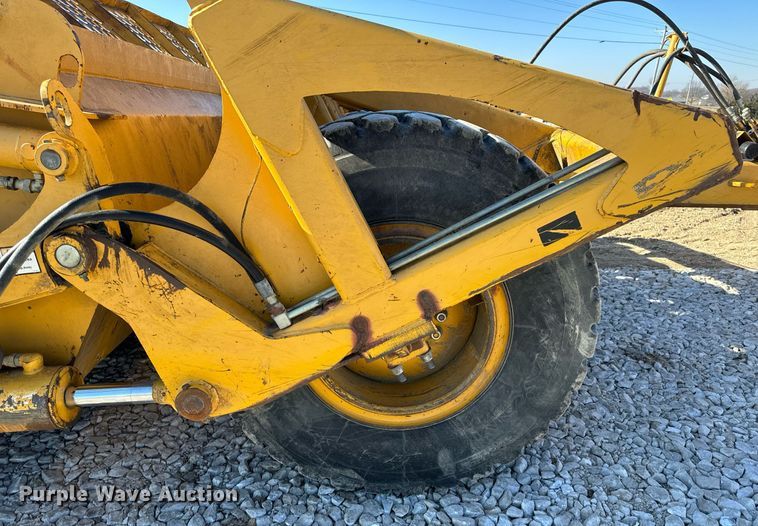 image for item DL4355 2006 John Deere 1814C scraper