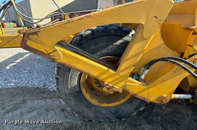 image for item DL4355 2006 John Deere 1814C scraper