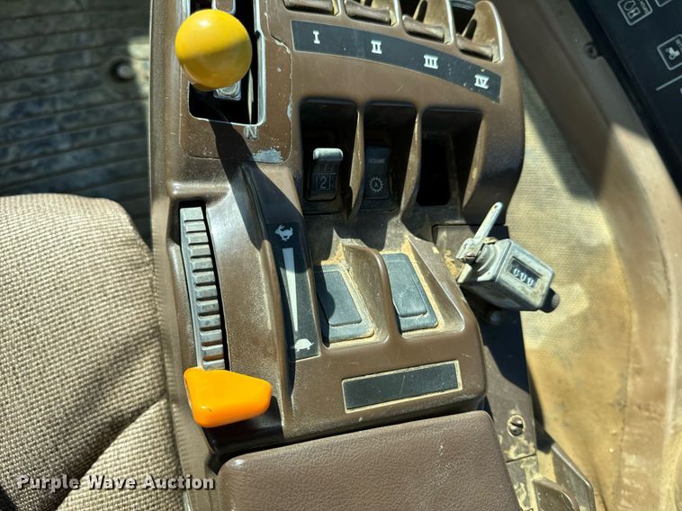 image for item DL4357 2011 John Deere 9630 Scraper Special 4WD tractor