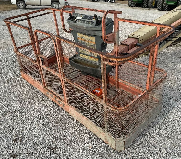 image for item DL4358 2001 JLG 600SC boom lift