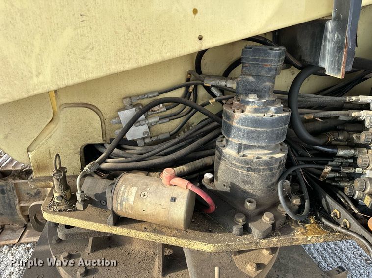 image for item DL4358 2001 JLG 600SC boom lift