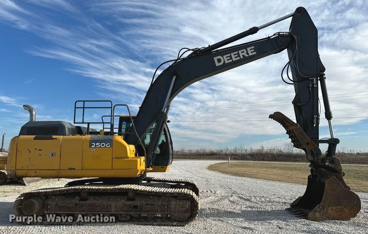 image for item DL4359 2015 John Deere 250G LC excavator