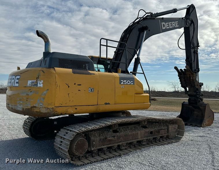 image for item DL4359 2015 John Deere 250G LC excavator