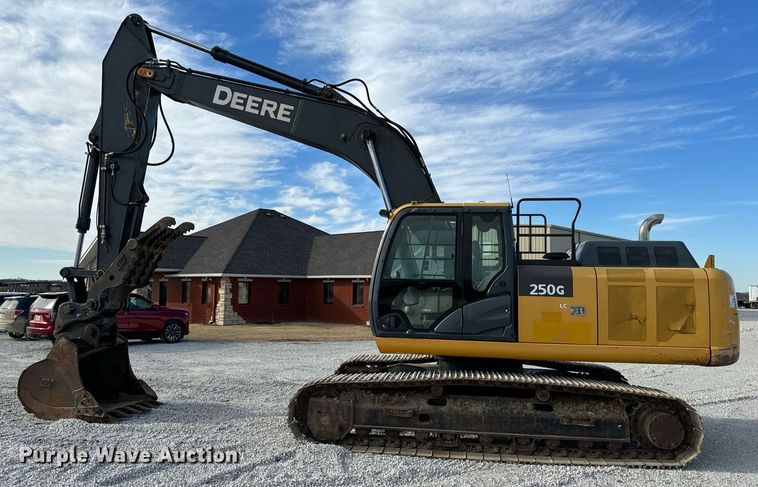 image for item DL4359 2015 John Deere 250G LC excavator