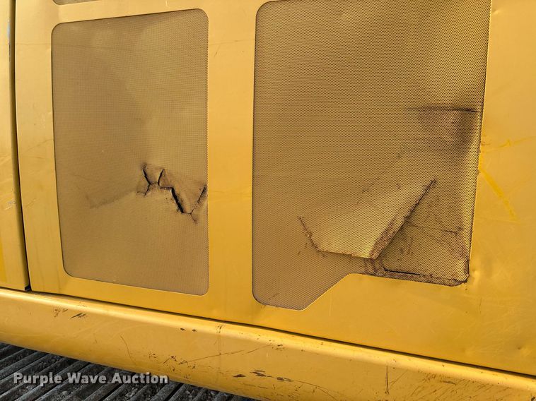 image for item DL4359 2015 John Deere 250G LC excavator