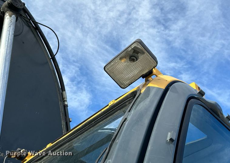 image for item DL4359 2015 John Deere 250G LC excavator