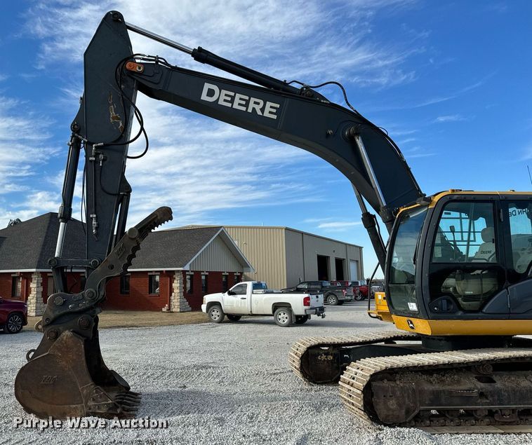 image for item DL4359 2015 John Deere 250G LC excavator