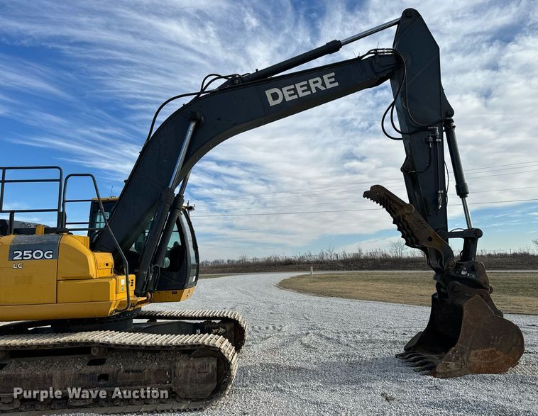 image for item DL4359 2015 John Deere 250G LC excavator