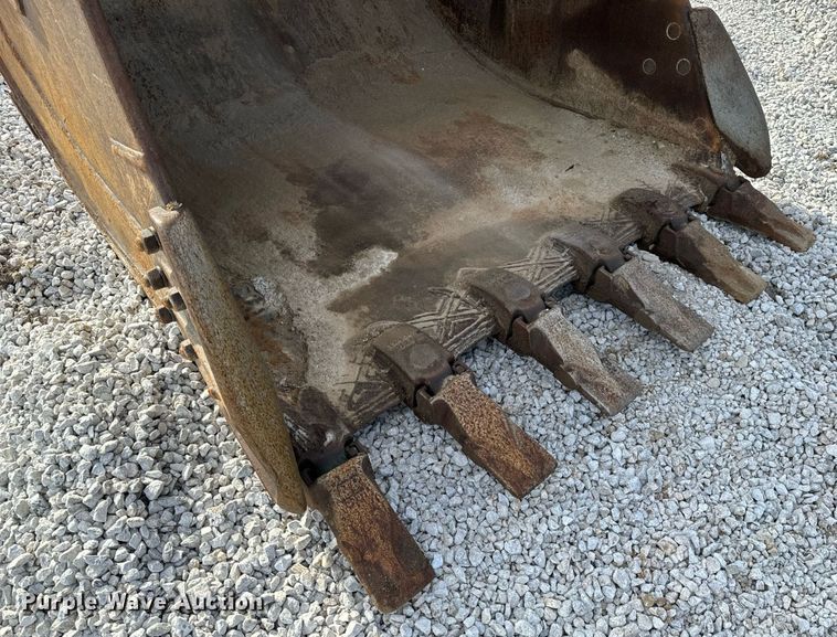 image for item DL4359 2015 John Deere 250G LC excavator