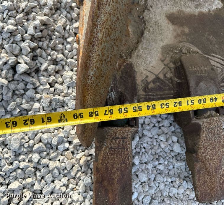 image for item DL4359 2015 John Deere 250G LC excavator