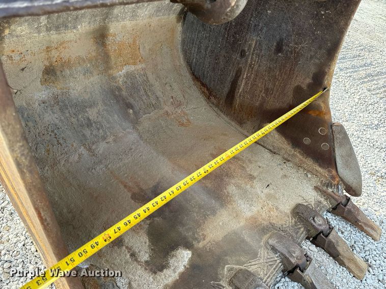 image for item DL4359 2015 John Deere 250G LC excavator