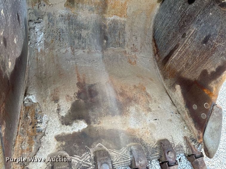 image for item DL4359 2015 John Deere 250G LC excavator