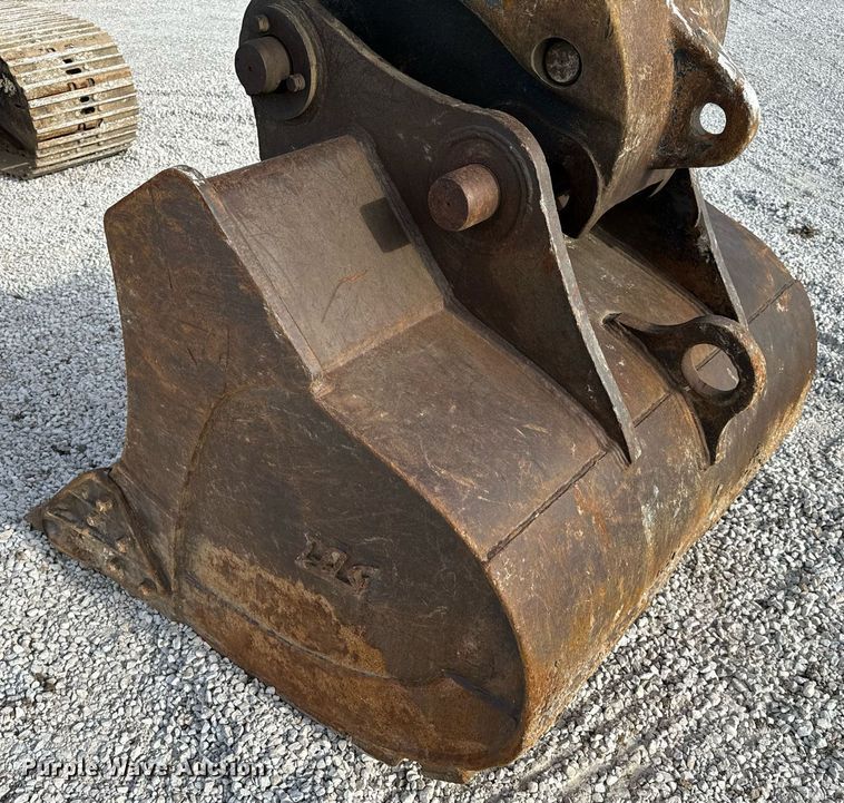 image for item DL4359 2015 John Deere 250G LC excavator